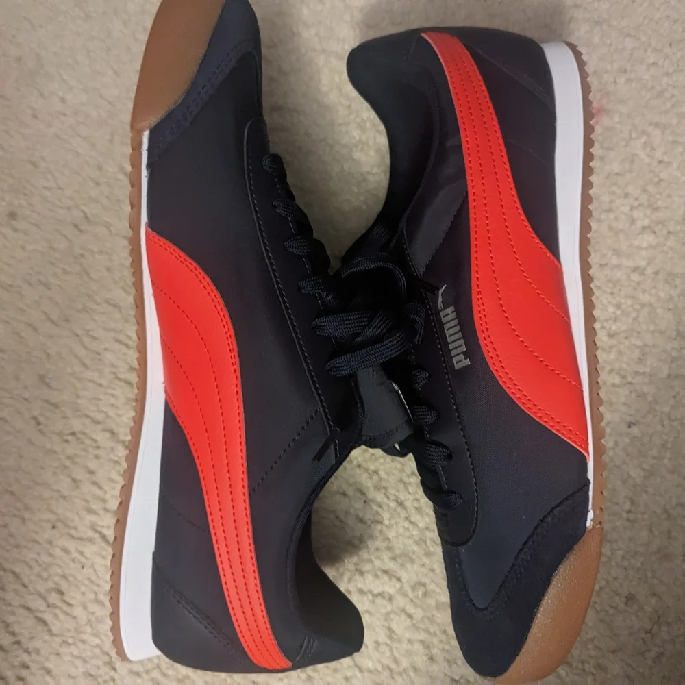 Puma - Picture 1 of 4